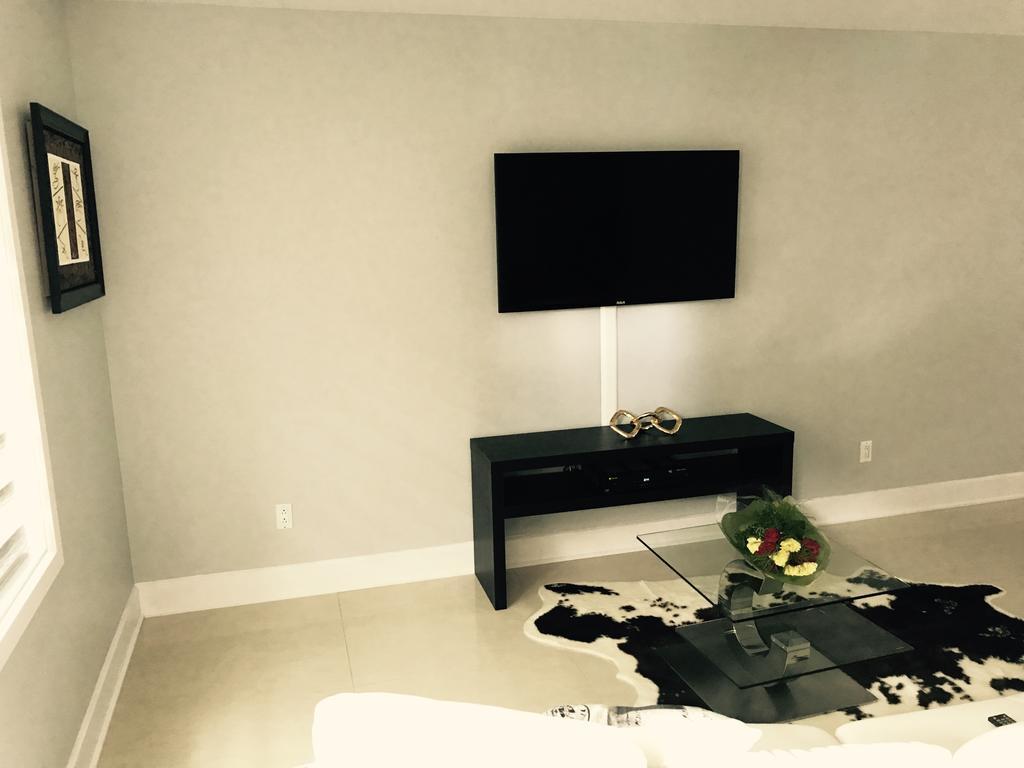 2-bedroom Townhome Saint-Martin West Laval Apt D Exterior foto