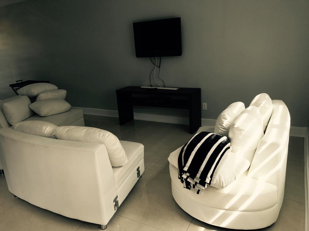 2-bedroom Townhome Saint-Martin West Laval Apt D Exterior foto